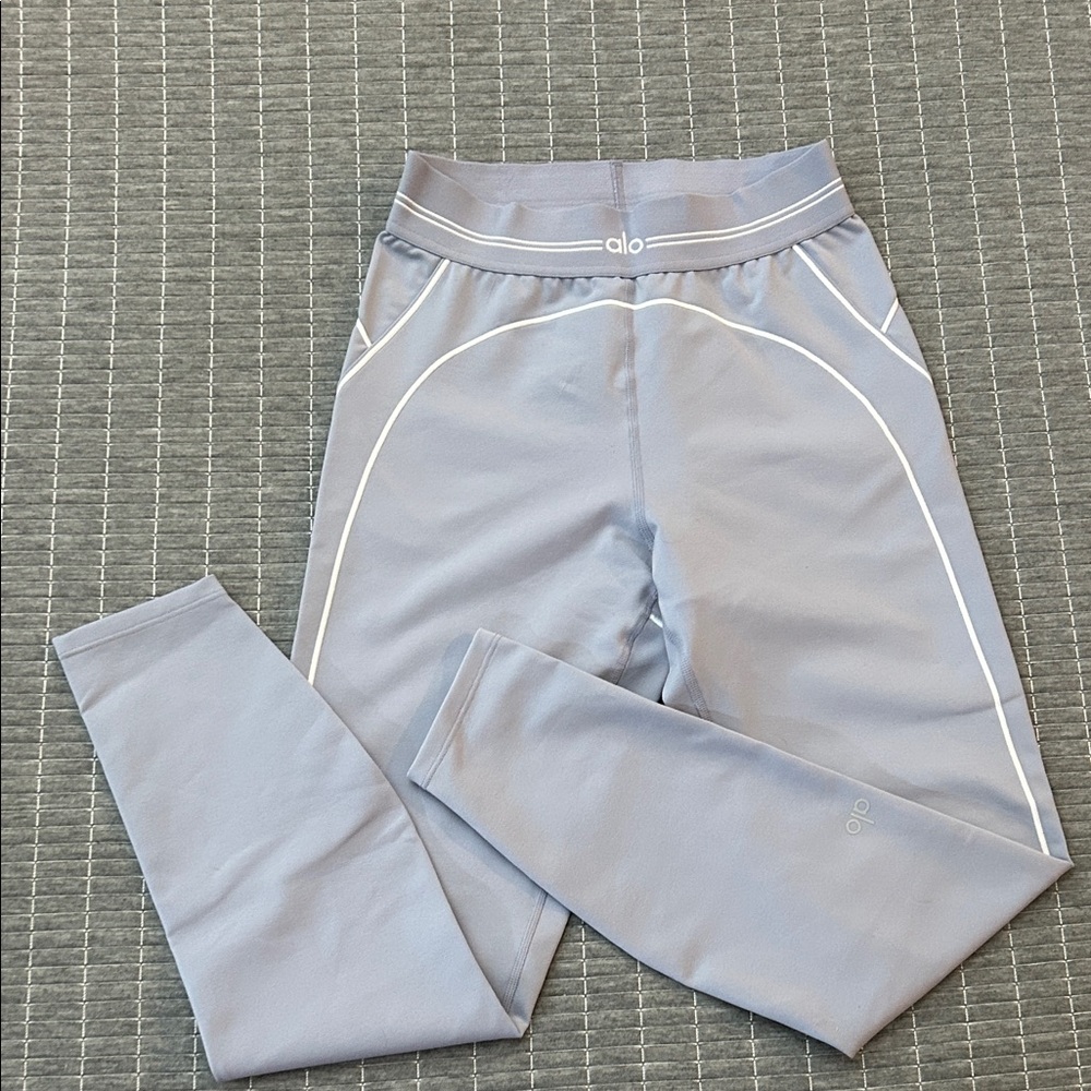 Alo Heart throb leggings NWT